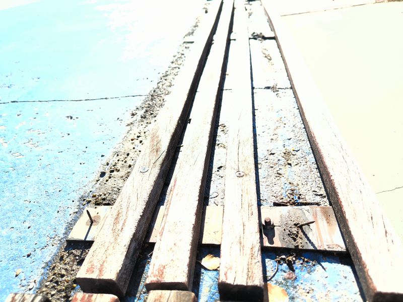 Mobiliario urbano dañado